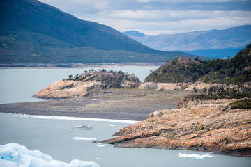 公积金缴纳基数和工资有关系吗