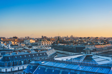 公积金缴纳基数和工资有关系吗