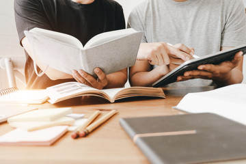 公积金缴纳基数和工资有关系吗