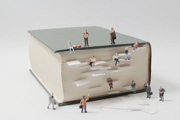 公积金缴纳基数和工资有关系吗