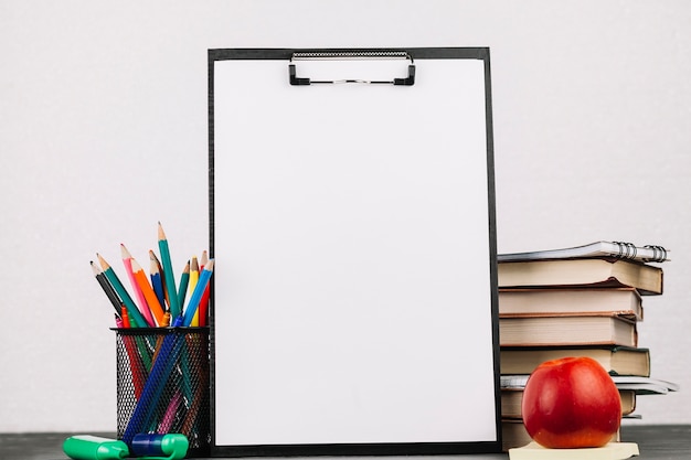 公积金缴纳基数和工资有关系吗