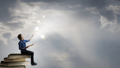 沉木放在鱼缸里水发黄怎么办